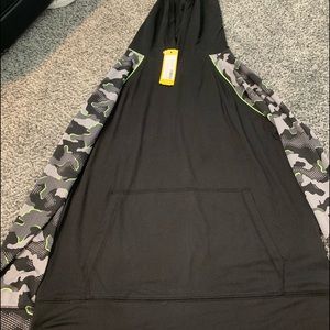 Runway Active Contrast Pullover large (boys)